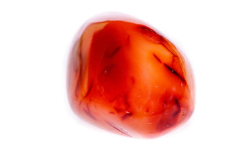 Carnelian Crystal Meaning: Healing Properties & Everyday Uses