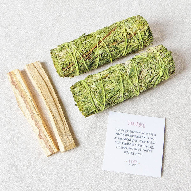 Patchouli Essence & Mountain Sage swatch