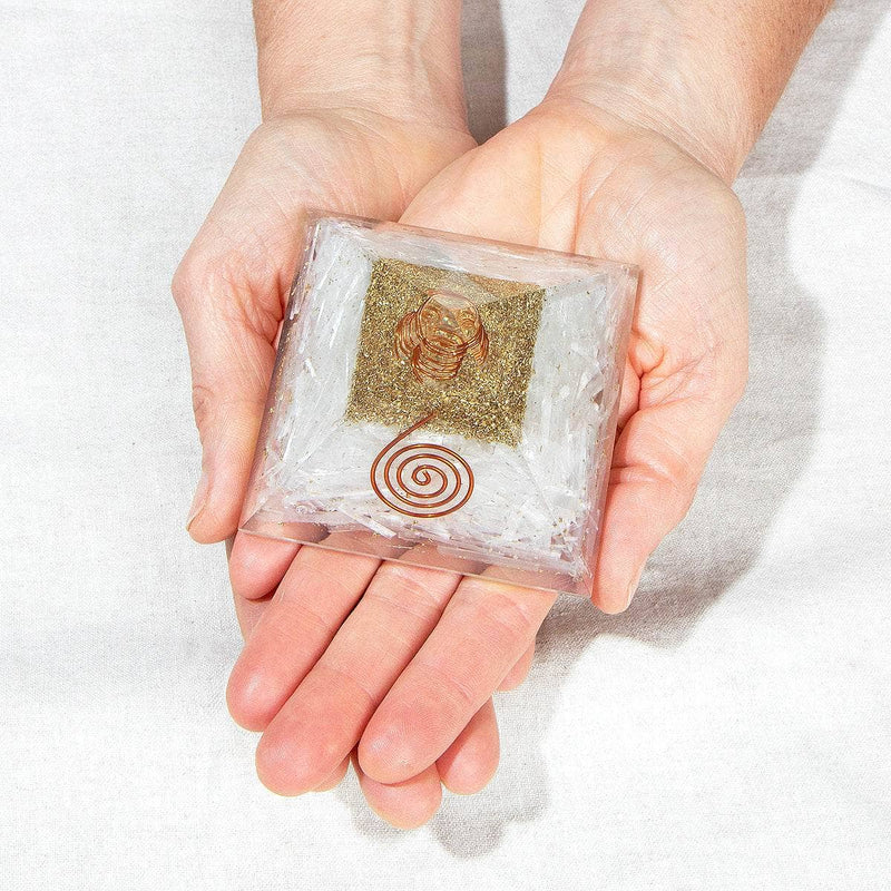 swatch Selenite