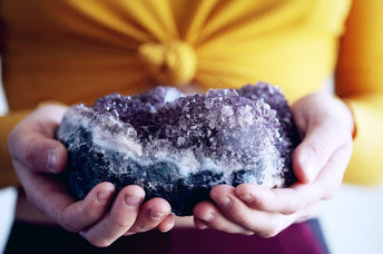 Amethyst Meaning: Healing Properties & Everyday Uses
