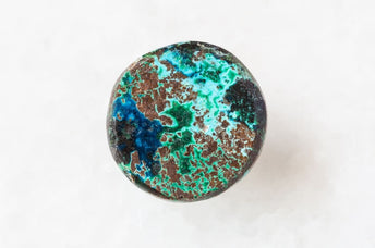 Chrysocolla Meaning: Healing Properties & Everyday Uses