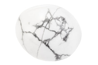 Howlite Crystal Meaning: Healing Properties & Everyday Uses