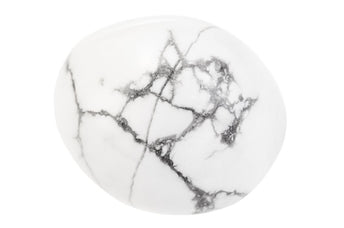Howlite Meaning: Healing Properties & Everyday Uses