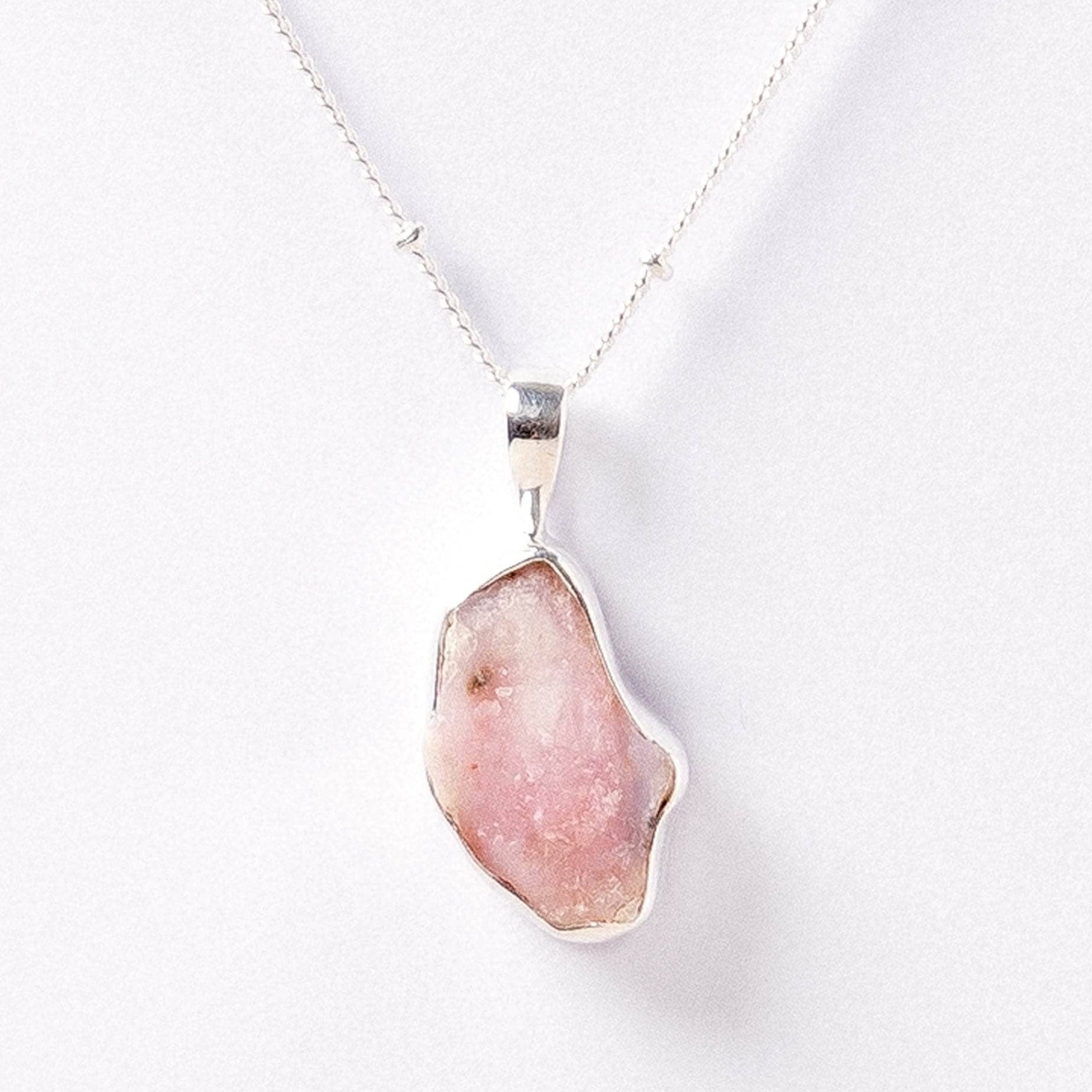 318.92 Cts Natural Untreated Pink Australian Opal Round Beads Necklace (RS 318.92 Cts Natural Untreated Pink Australian Opal Round Beads Necklace (RS