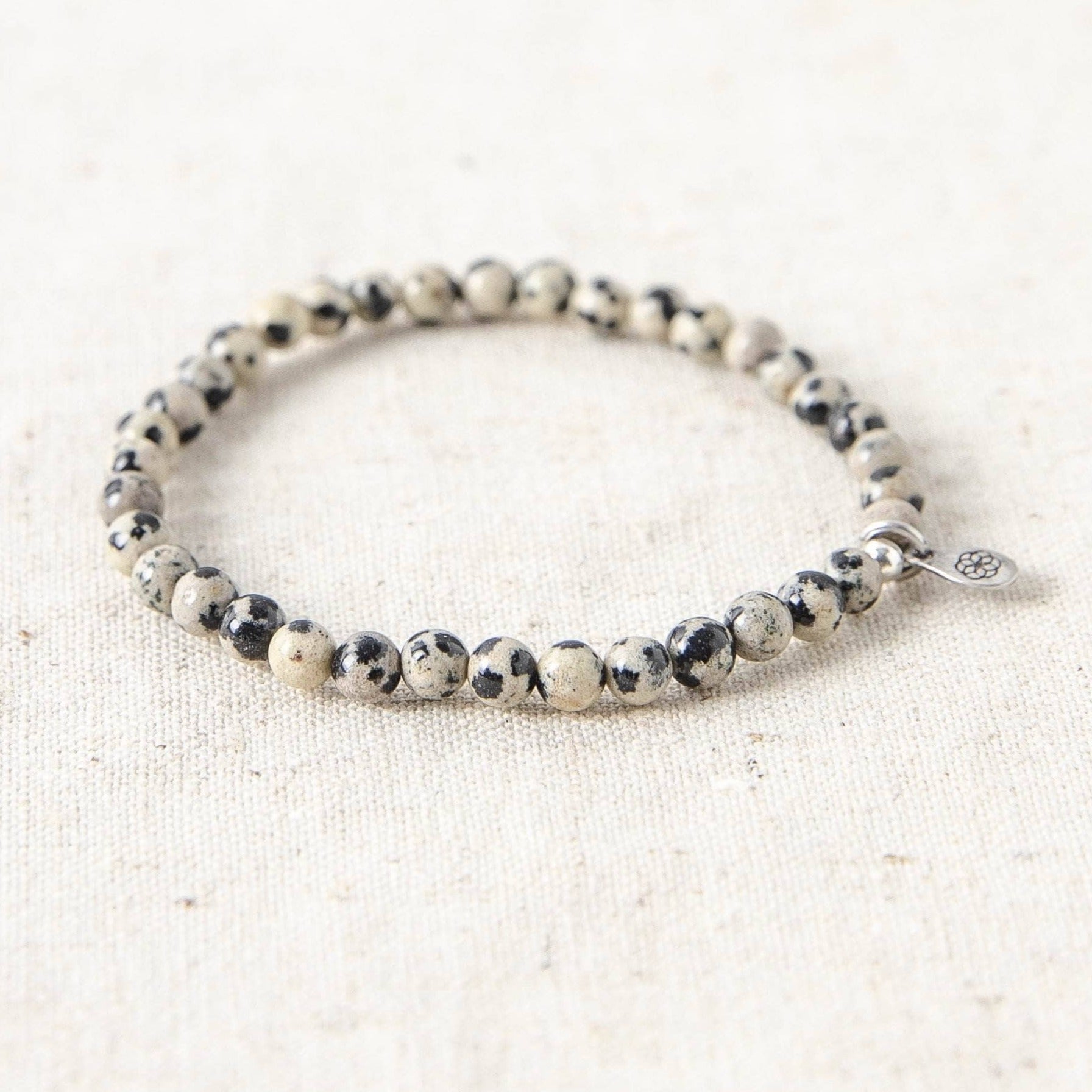 Dalmatian Jasper Bracelet at Rs 400/piece | Gemstone Bracelets in Mumbai |  ID: 2852332330655